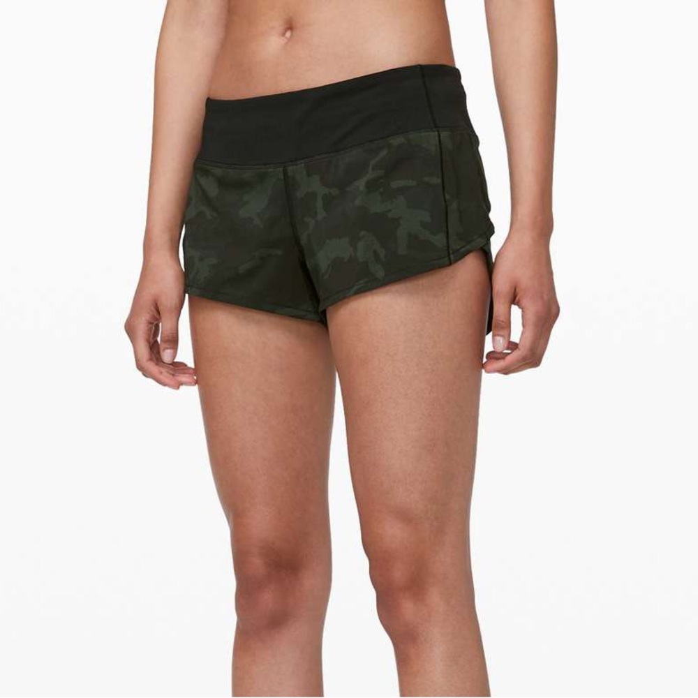 Lululemon Camo Speed Up Shorts Low-Rise 2.5" Size 6